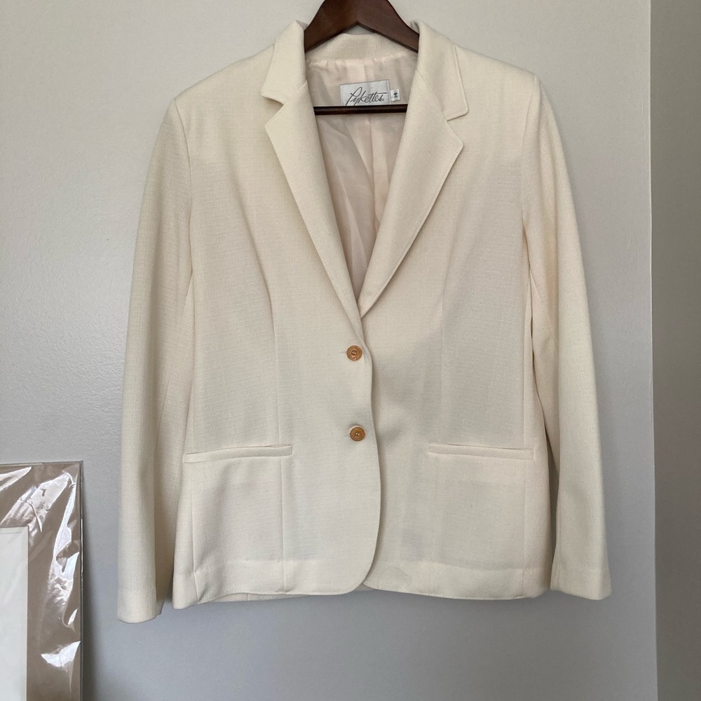 Vintage cream button up blazer w/ shoulder pads